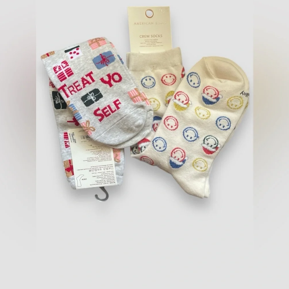 American Eagle Festive Holiday Crew Socks Bundle of 2 Pairs One Size NWT